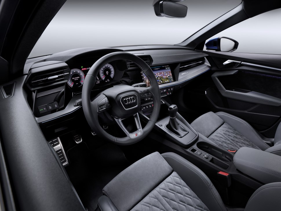 Audi A3 Sportback'in içi - geri dönüştürülmüş plastik şişelerden yapılmıştır