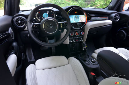 2022 Mini Cooper S 5 kapılı, iç mekan